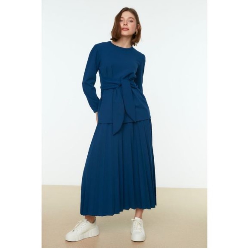 Top and skirt matching set